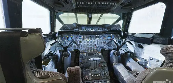 N Mo F concordecockpit