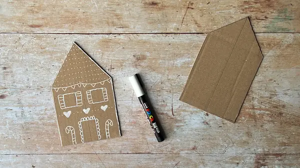 Gingerbread House 04